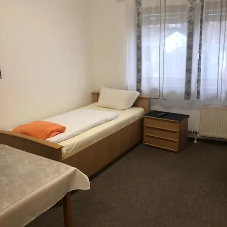 斯沙彻斯图布尔酒店 3* Talheim (Heilbronn)