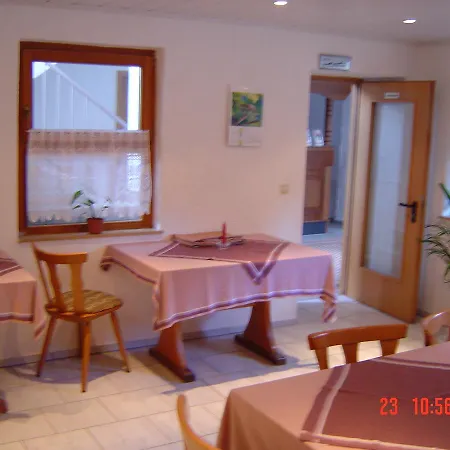 斯沙彻斯图布尔酒店 3*